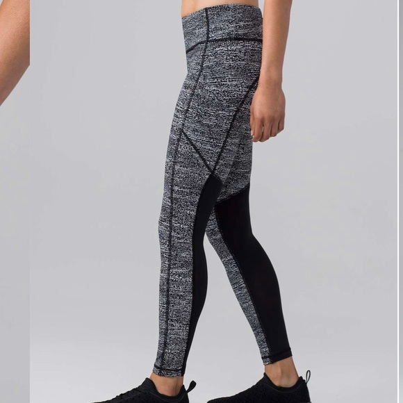 Lululemon Speed Tight V (29